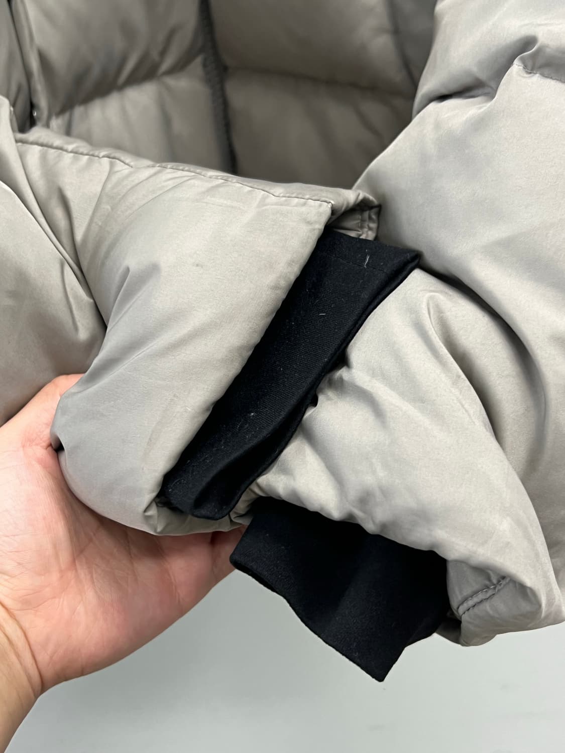 내셔널지오그래픽 골든 몰 숏 렝스 구스 후드 다운 점퍼 아게이트 그레이 상품이미지4