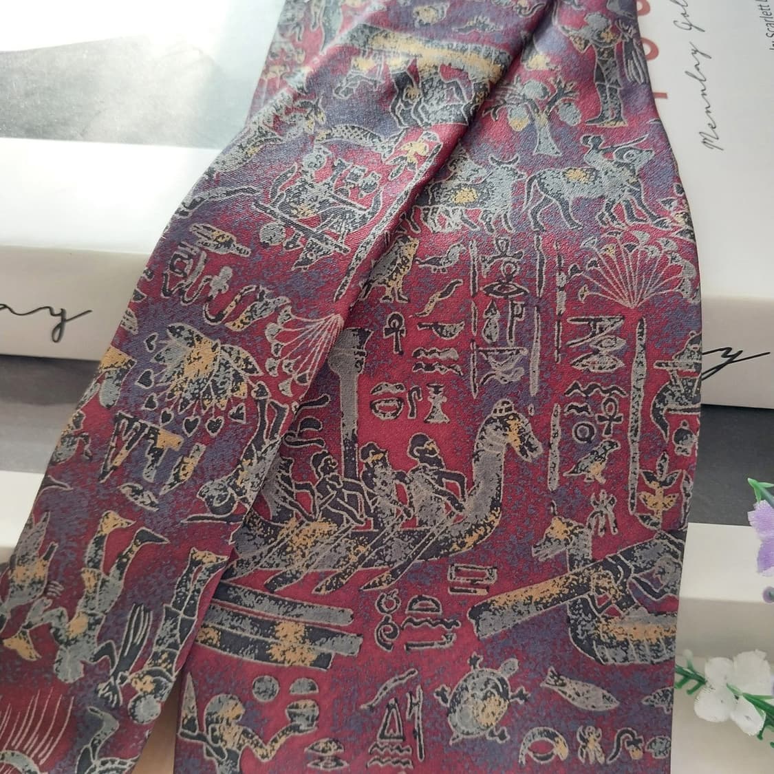 비조소 실크 와인 이집트 패턴 넥타이 9.4cm A+등급 K1313
 상품이미지3