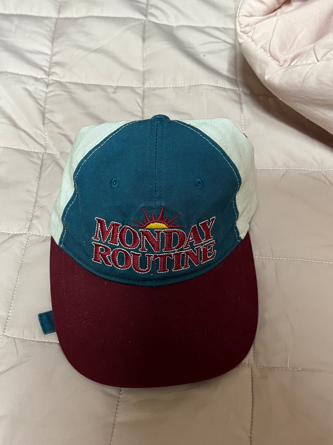 먼데이루틴 컬러 스티치 캡 상품이미지1