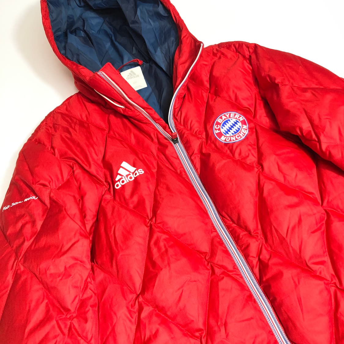 아디다스 바이에른 뮌헨 패딩 XL 상품이미지4