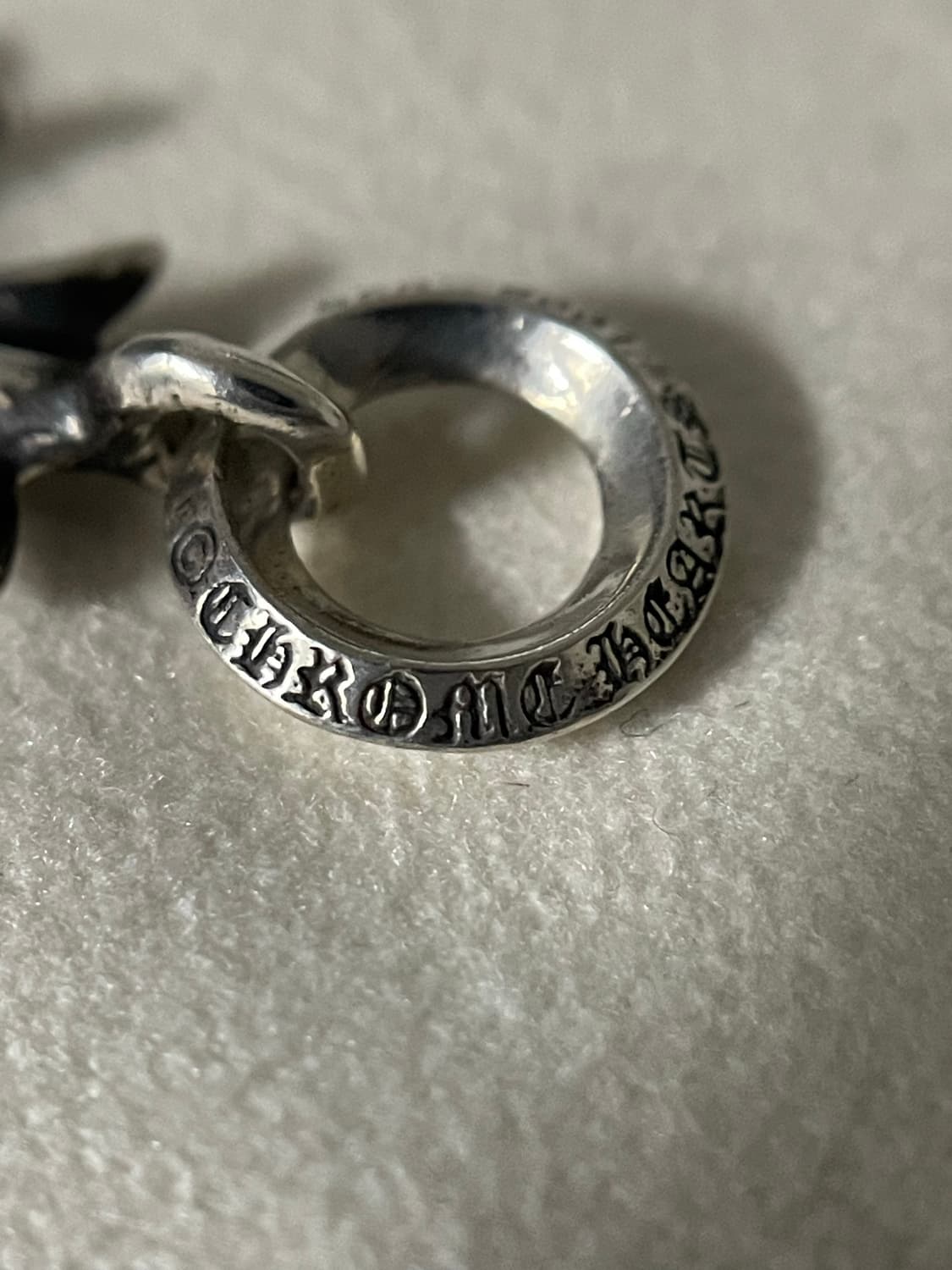 크롬하츠 타이니 크로스 펜던트 상품이미지2