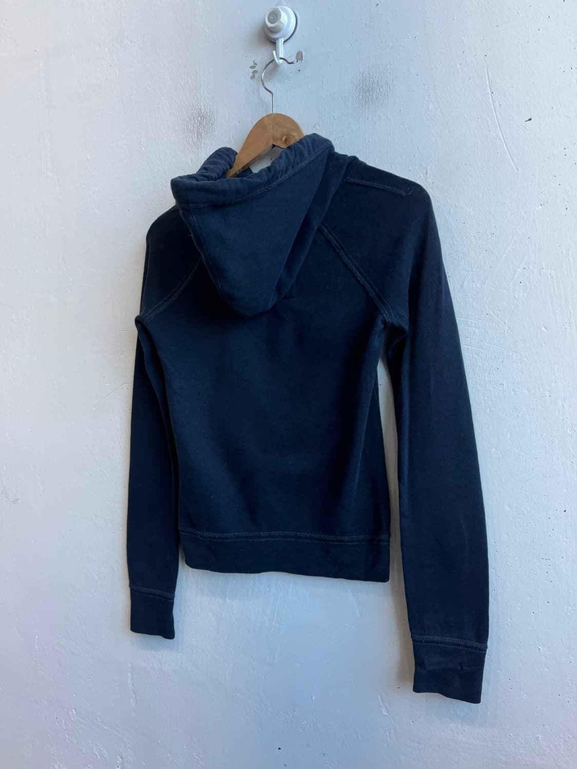 아베크롬비 아플리케 그런지 후드티 네이비 우먼즈 상품이미지3