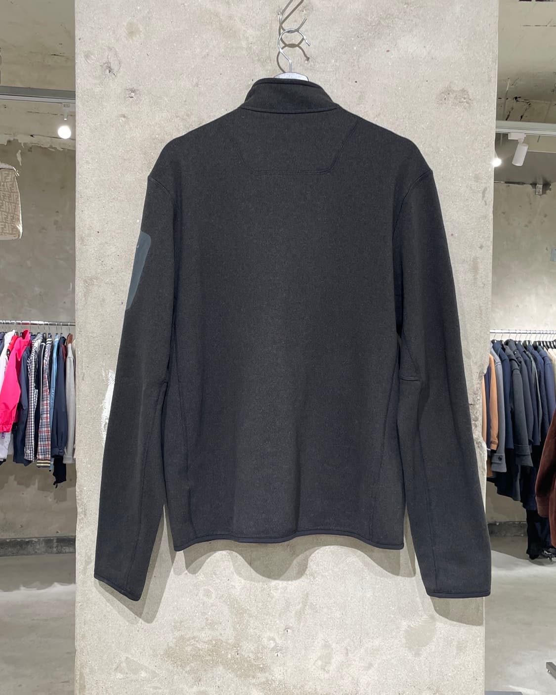 아크테릭스 맨즈 블랙 커버트 릴렉스드 핏 집업 자켓 상품이미지6