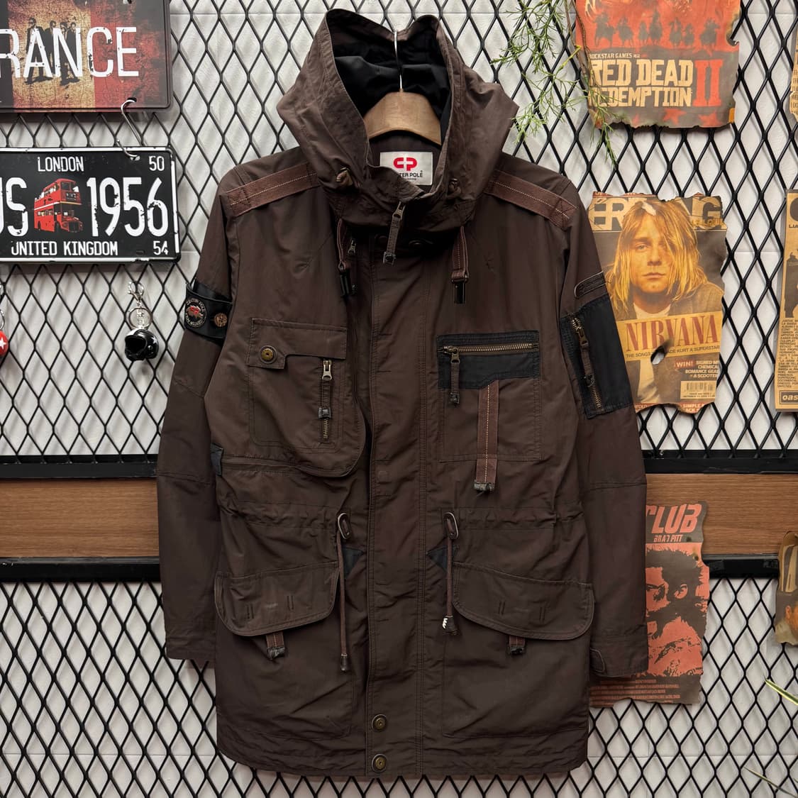 센터폴 유틸리티 밀리터리 자켓 전면 포켓 포인트 다크브라운 상품이미지1