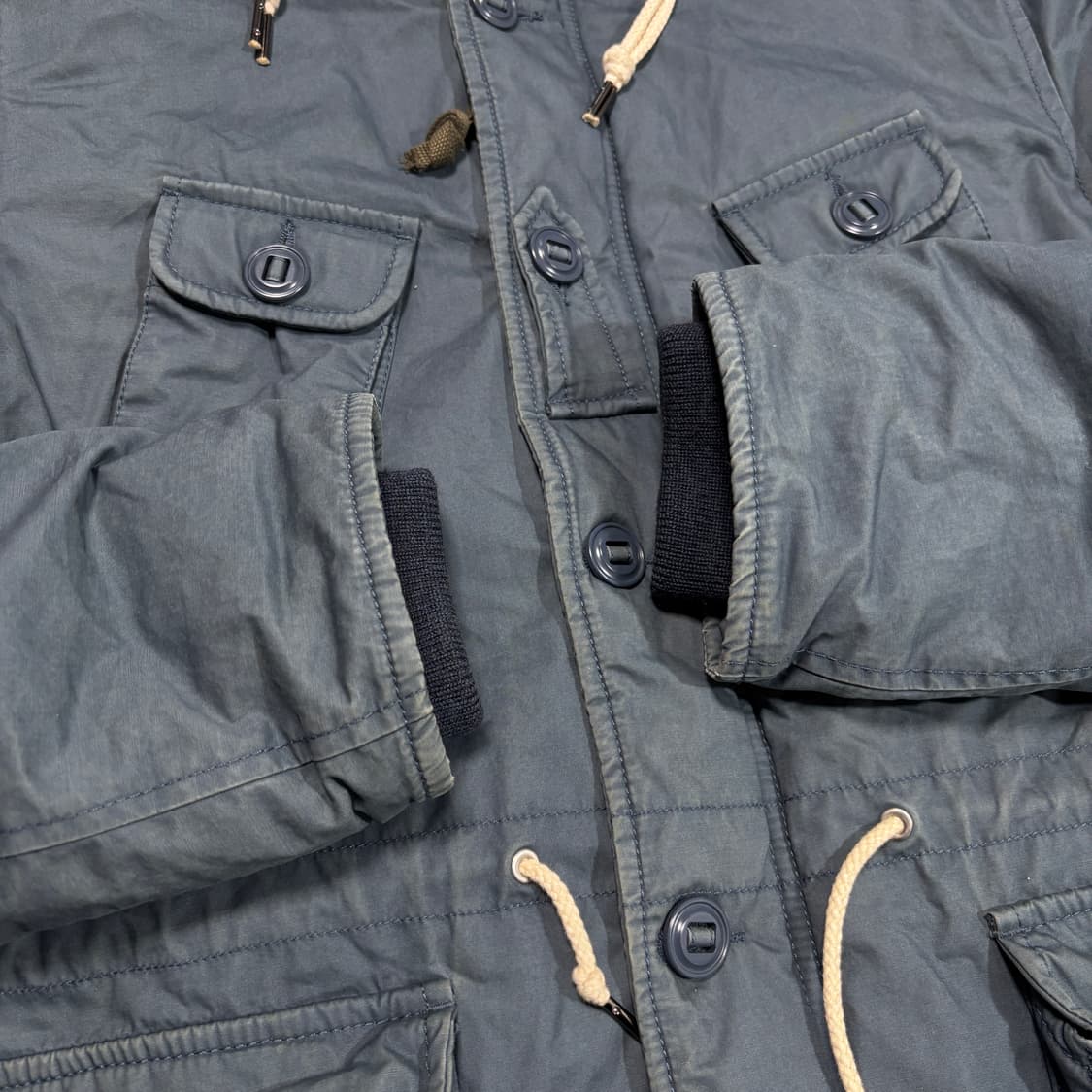 뮤지엄 서플러스 다운 패딩 (M) 상품이미지3