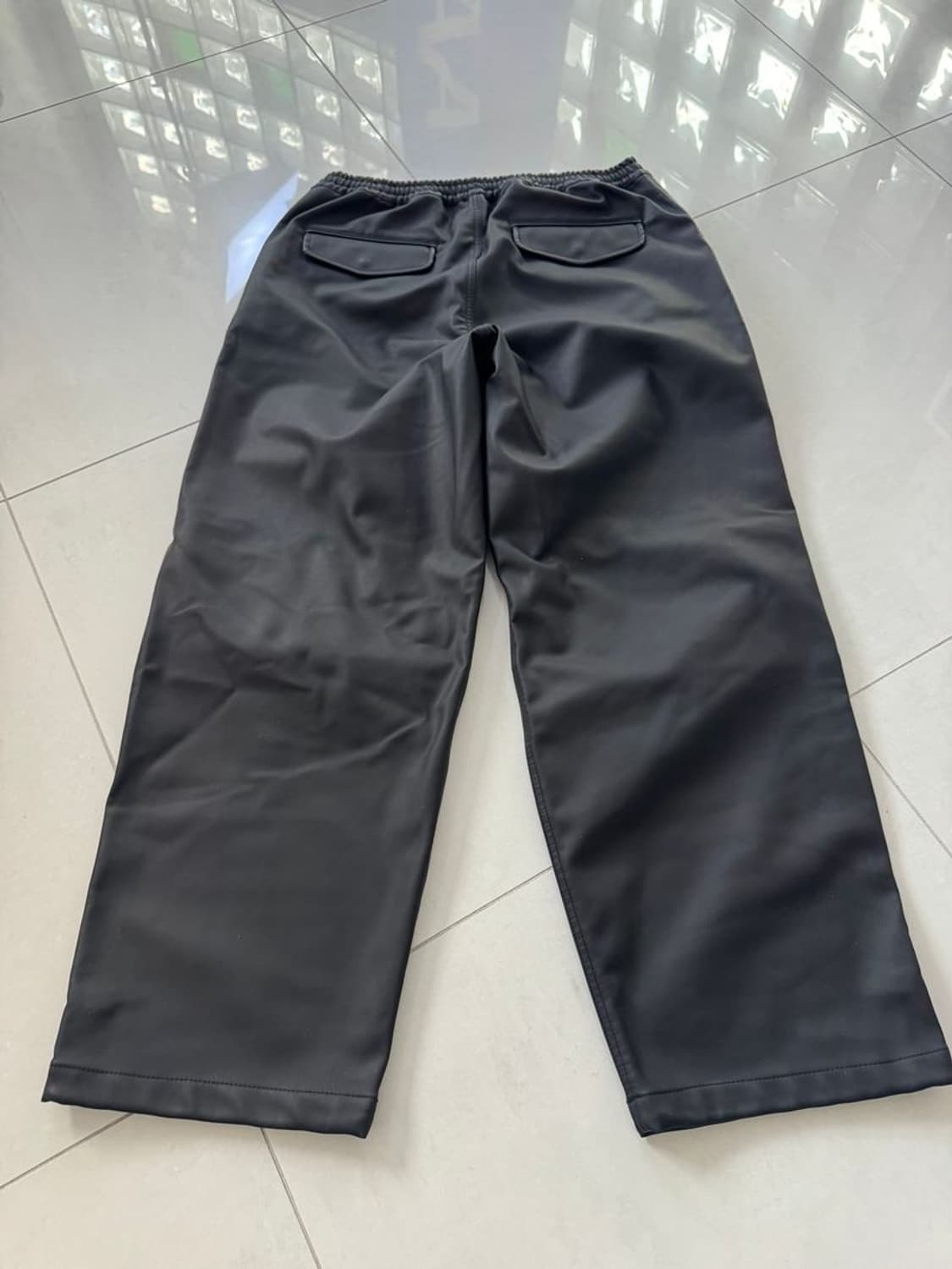 FAKE LEATHER OVERPANTS 인조가죽 오버팬츠 상품이미지5