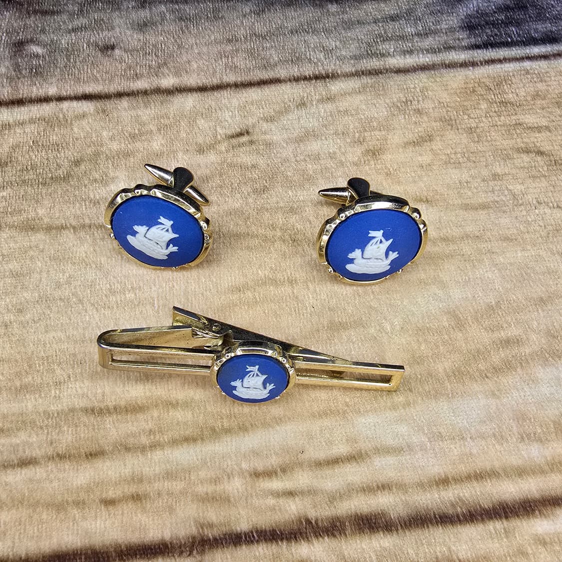 1980's WEDGWOOD by Stratton England

Vin 상품이미지1