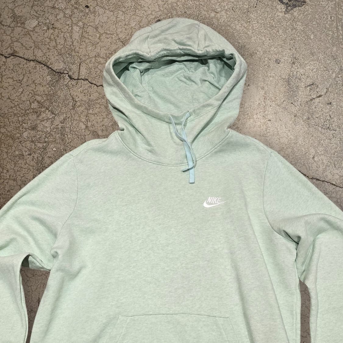 Nike 스포츠웨어 클럽 플리스 풀오버 후드티 상품이미지2