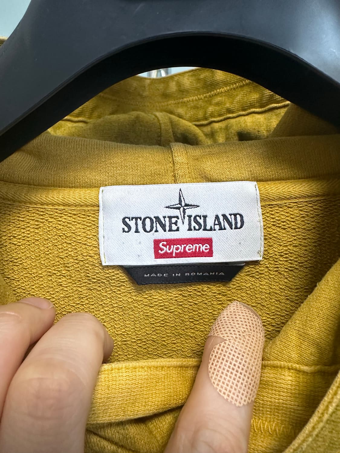 스톤아일랜드X슈프림 더스트 컬러 후드 스웨트셔츠 올리브 - 19SS 해 상품이미지3