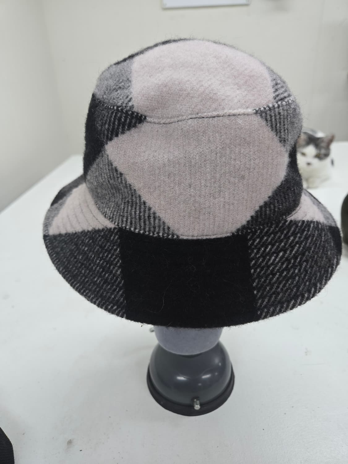 비비안 웨스트우드 체크 버킷햇 모자 상품이미지3