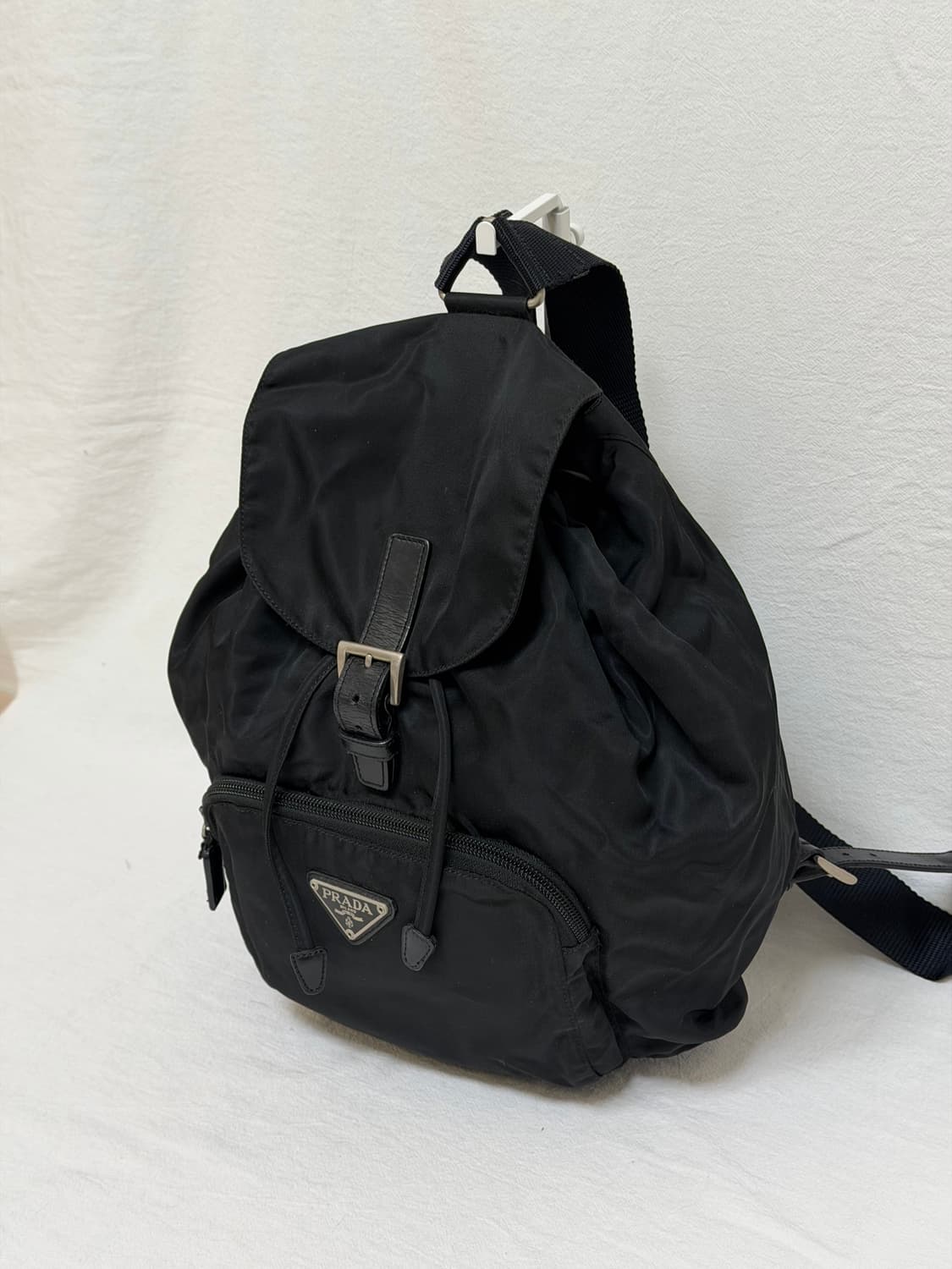 정품 프라다 포코노 나일론 원포켓 백팩 미디움 블랙 상품이미지6