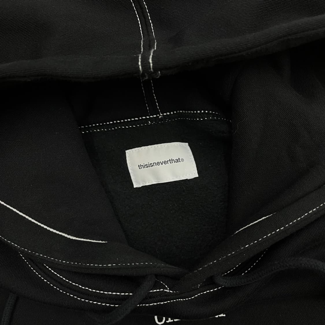  디스이즈네버댓 화이트 스티치 블랙 후드 상품이미지6