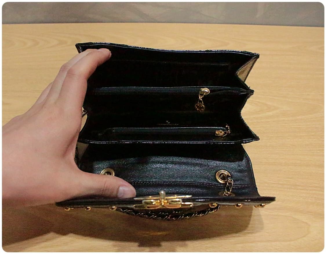 메트로시티 에나멜 가죽 스터드 체인백 상품이미지8