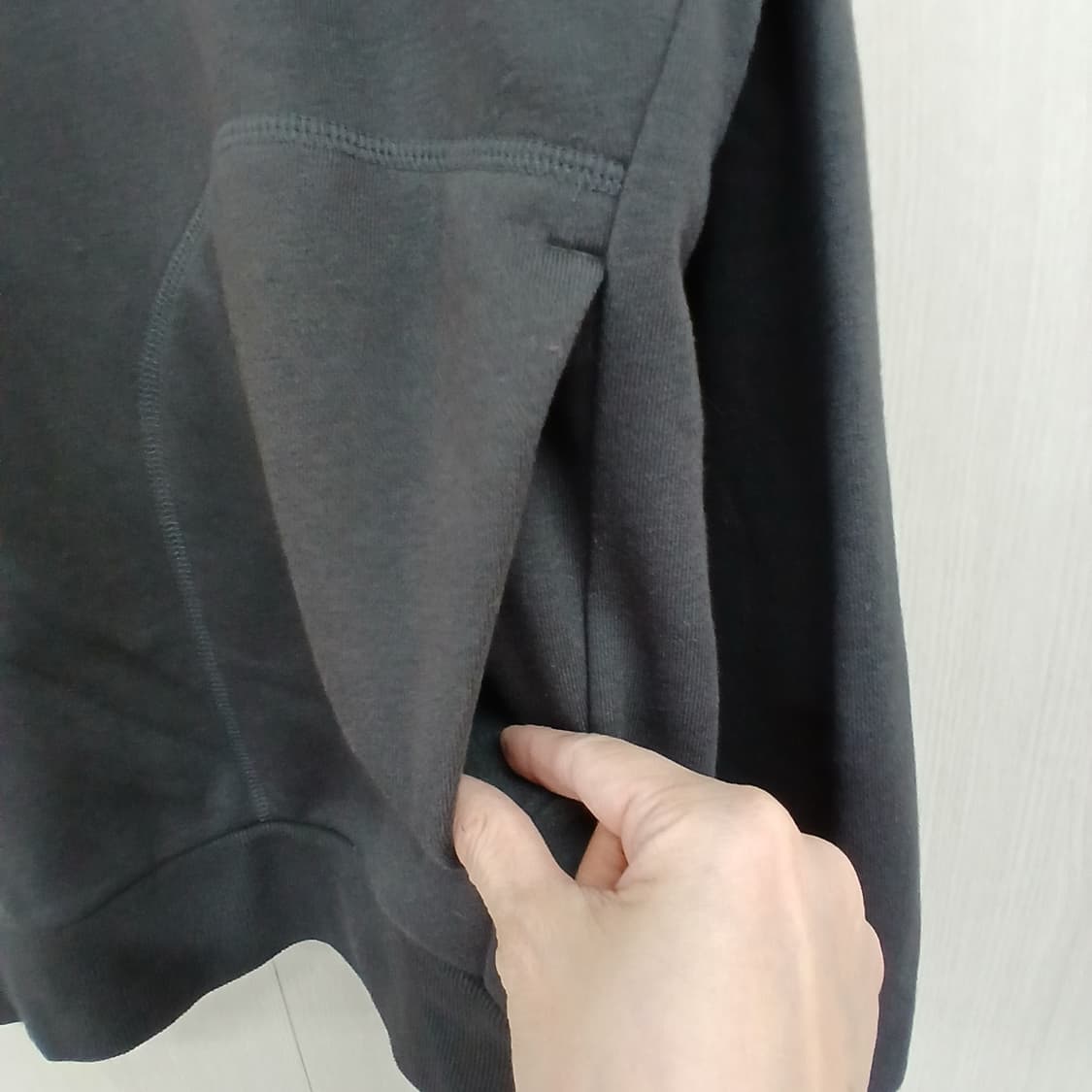 에디바우어 블랙 후드티 상품이미지4