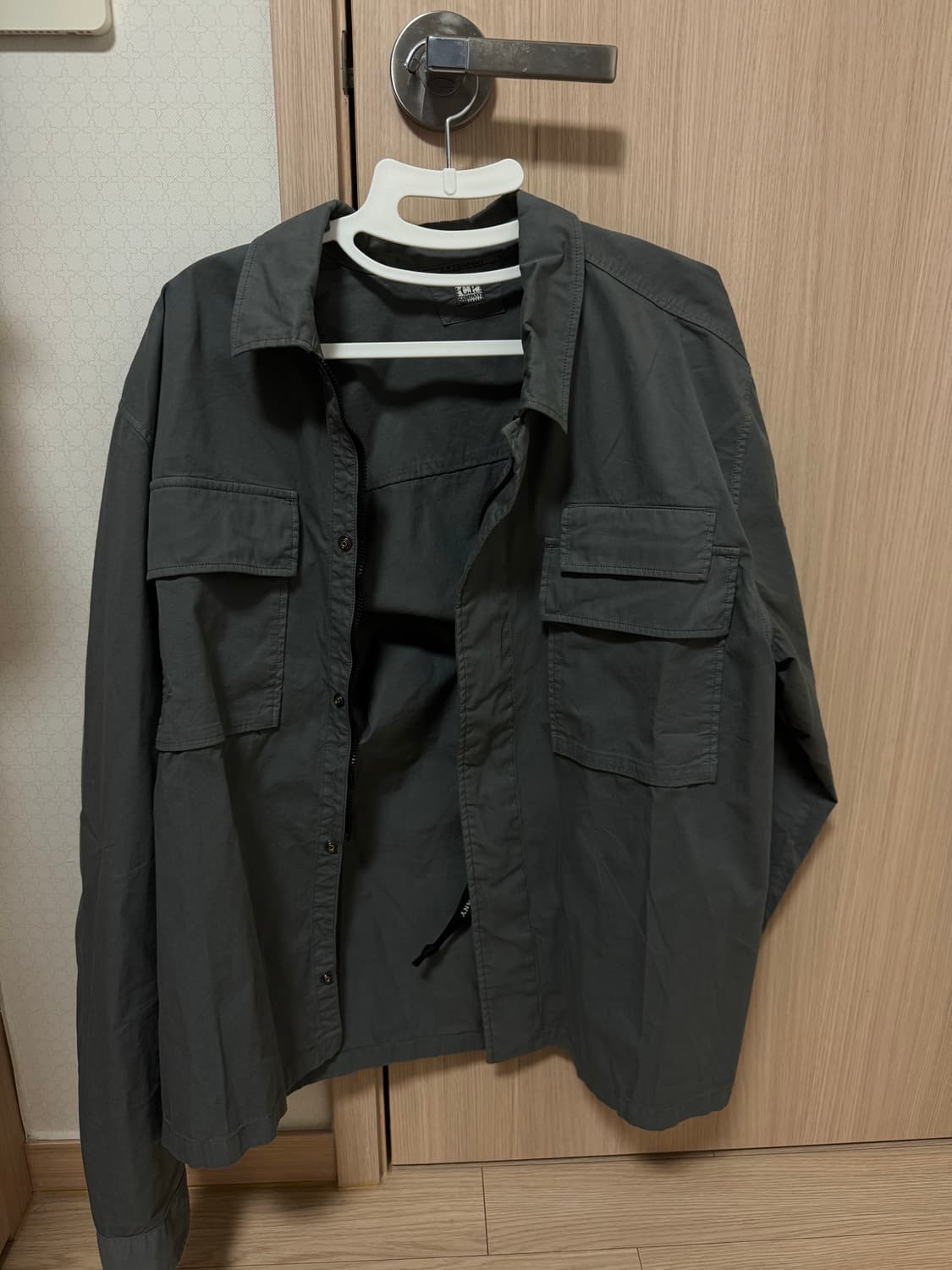 C.P. 컴퍼니 오가닉 개버딘 유틸리티 렌즈 셔츠 상품이미지1