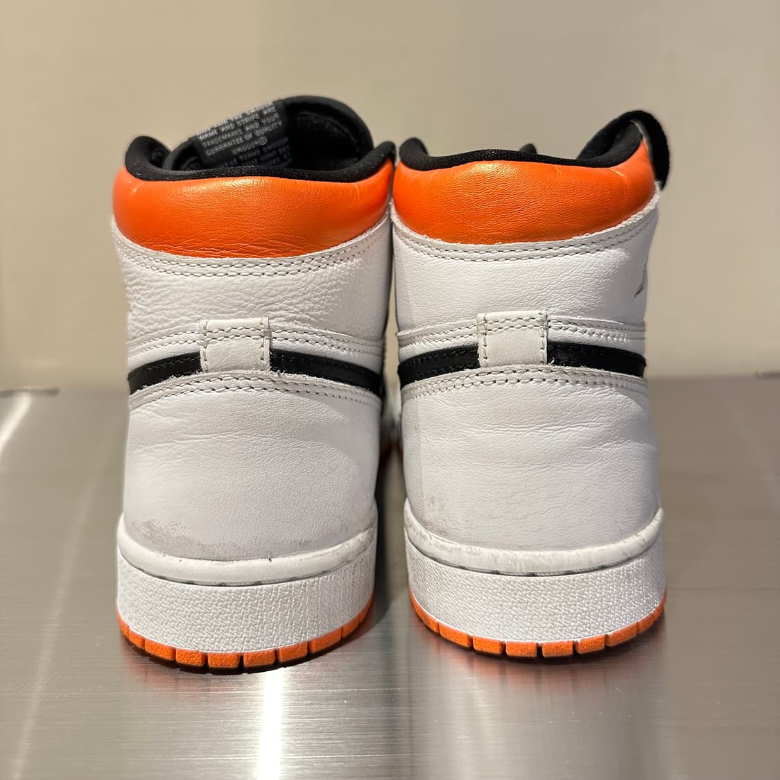 조던 1 레트로 하이 OG 일렉트로 오렌지 상품이미지5
