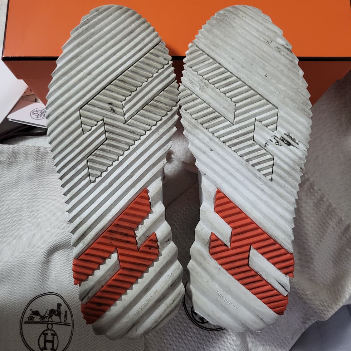 [풀구성] 42.5 / 에르메스 바운싱 스니커즈 블랑  상품이미지7