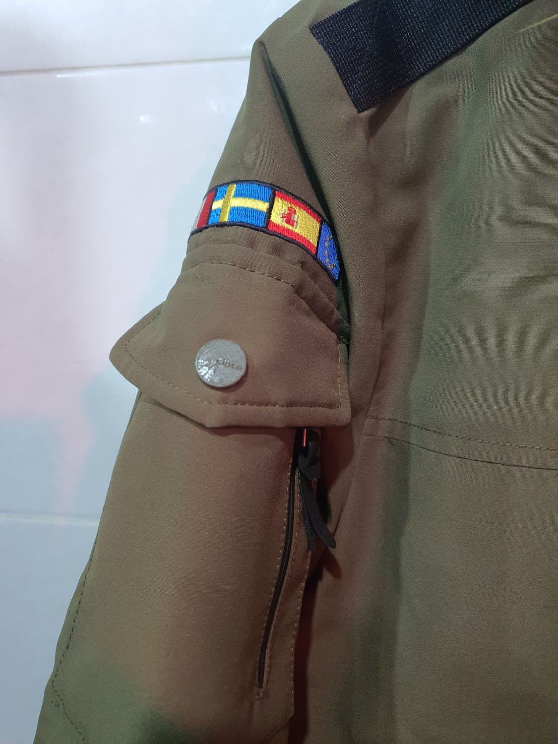 아이더 스투키 다운 패딩 상품이미지6