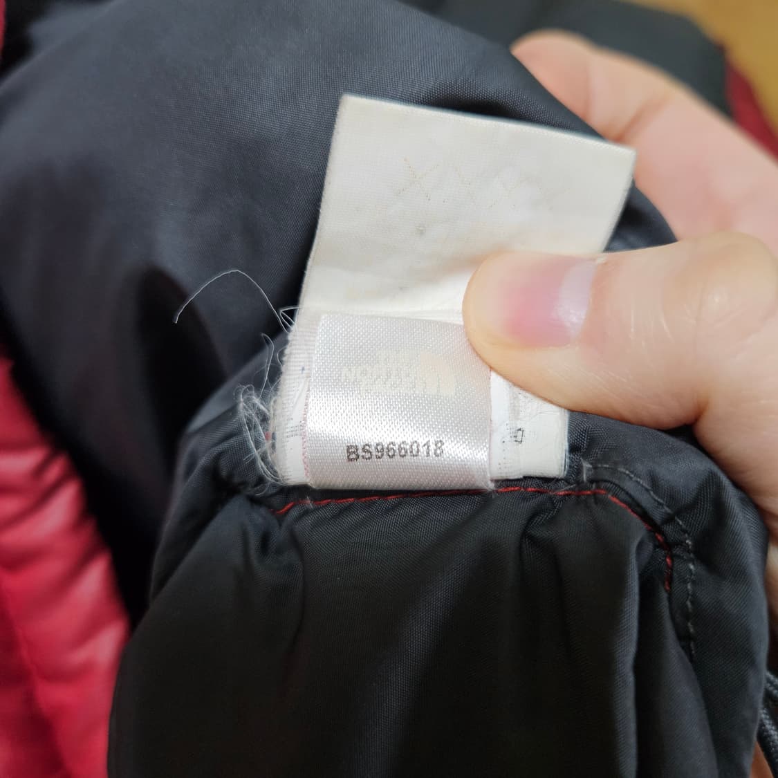 노스페이스 700 눕시 패딩 다크레드 상품이미지5