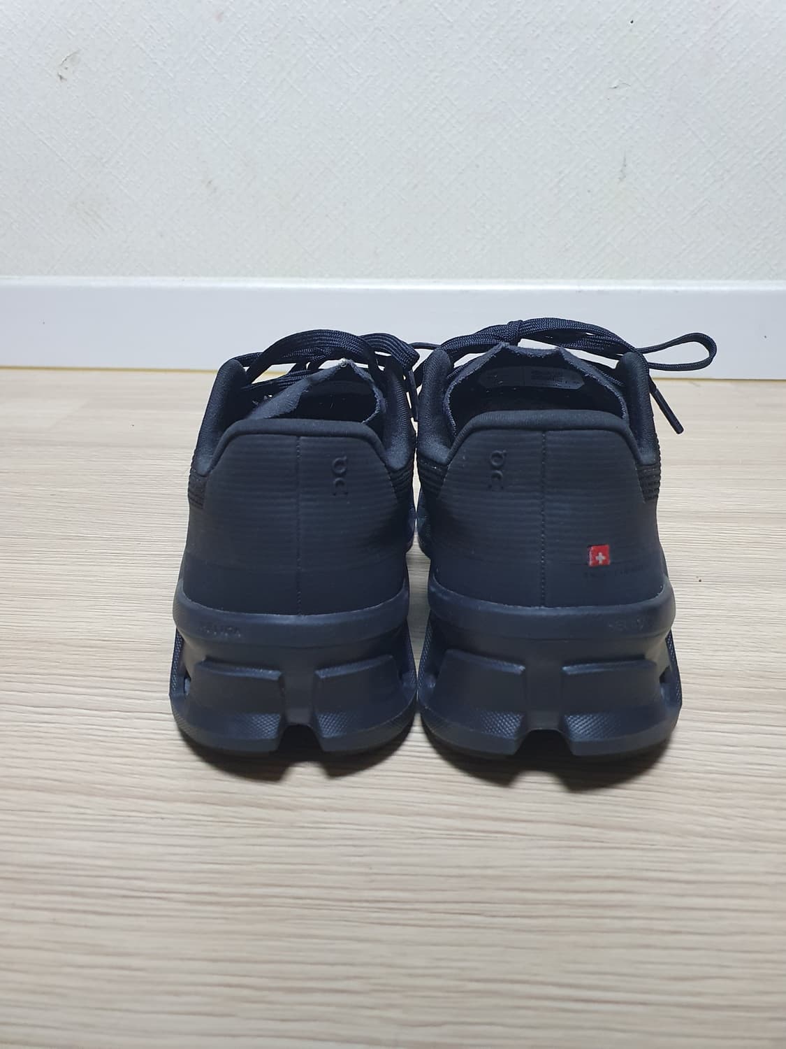 온러닝 클라우드몬스터 보이드 운동화 250 상품이미지5
