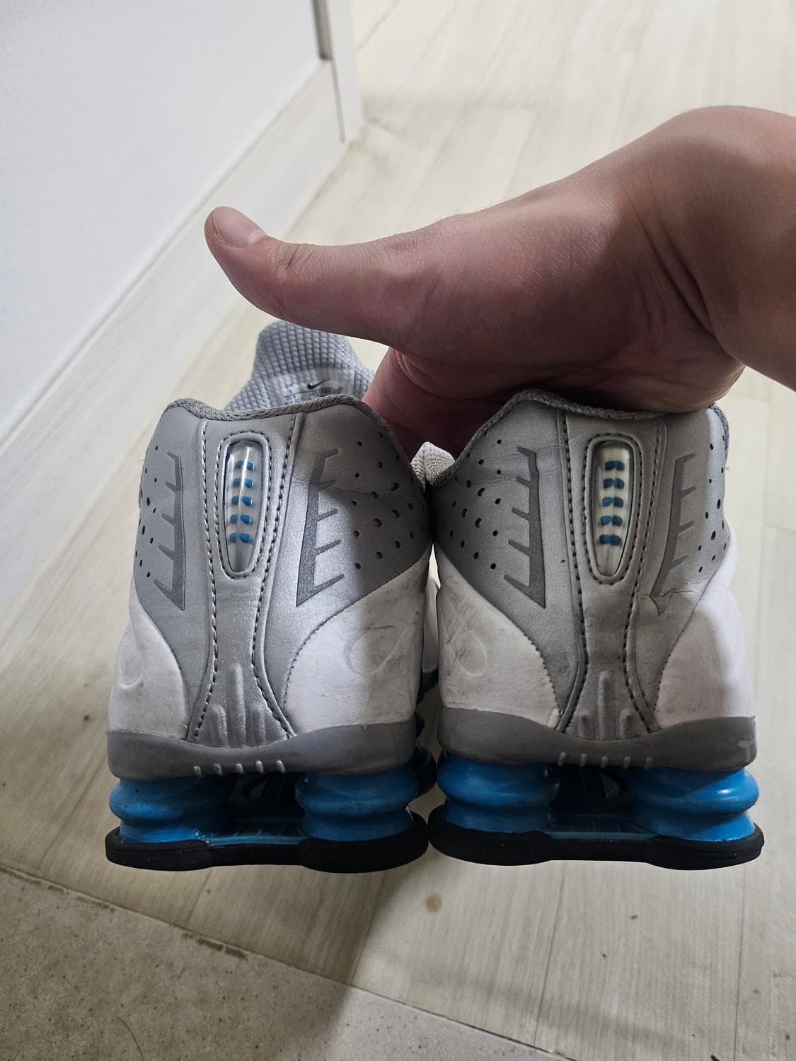 나이키 샥스 R4 270사이즈 상품이미지4