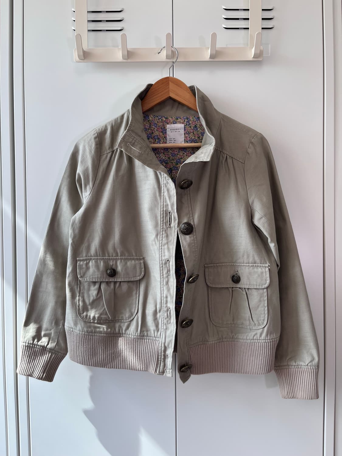 Pageboy 잔꽃 하이넥 베이지 봄버 자켓 상품이미지7