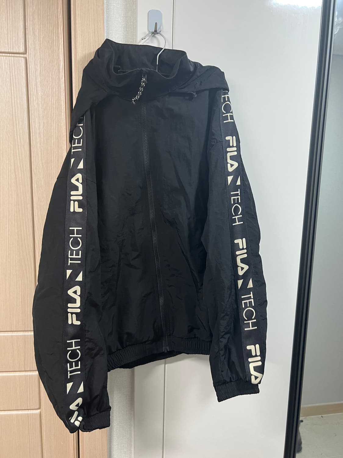 [XL] FILA 필라 테크 바람막이 점퍼 상품이미지1