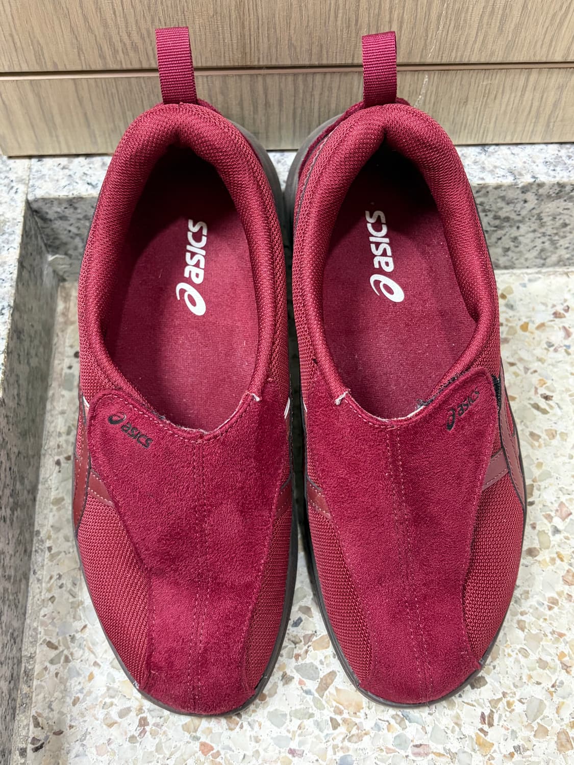 아식스 라이프워커 여성 워킹화 버건디 상품이미지2