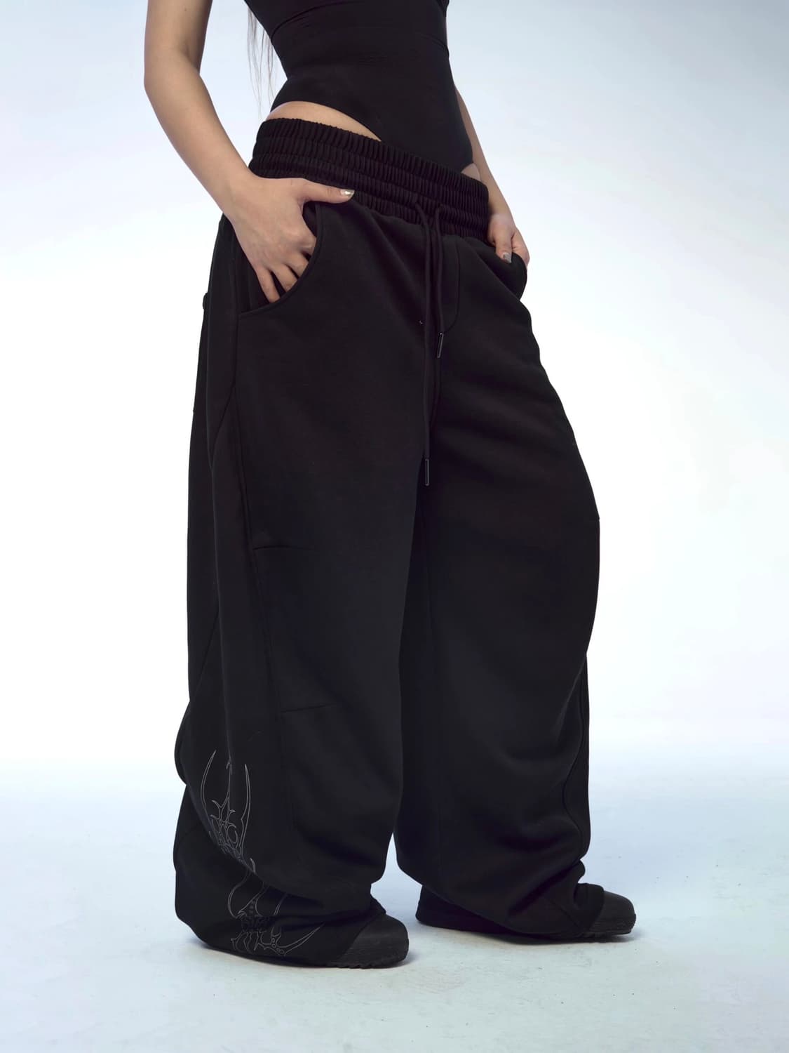 Cyber-Gothic Graphic Wide Sweatpants 상품이미지1