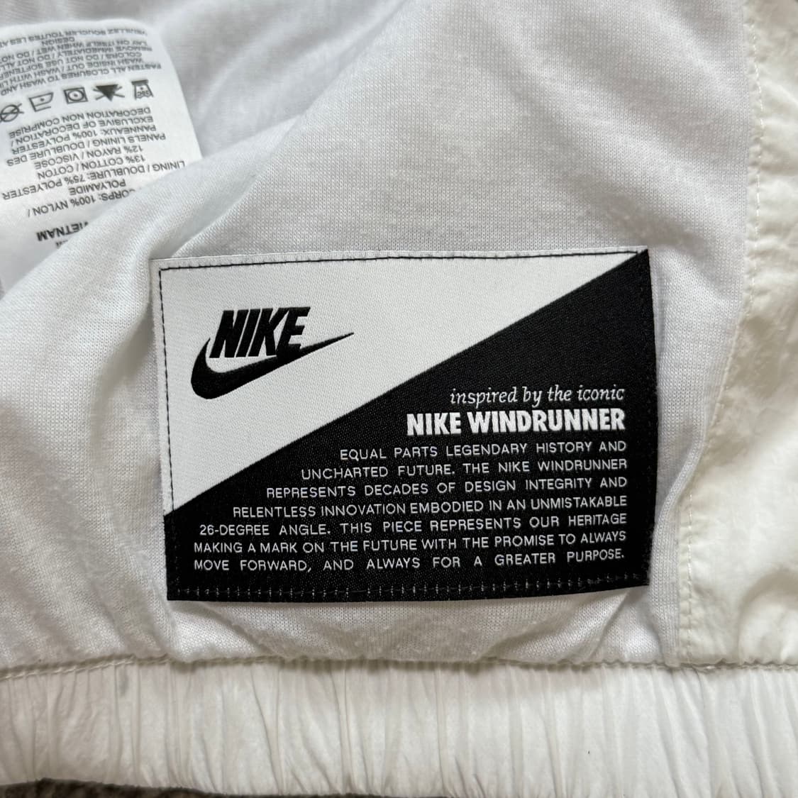 [정가 13만원] 나이키 윈드러너 바람막이 M 상품이미지8