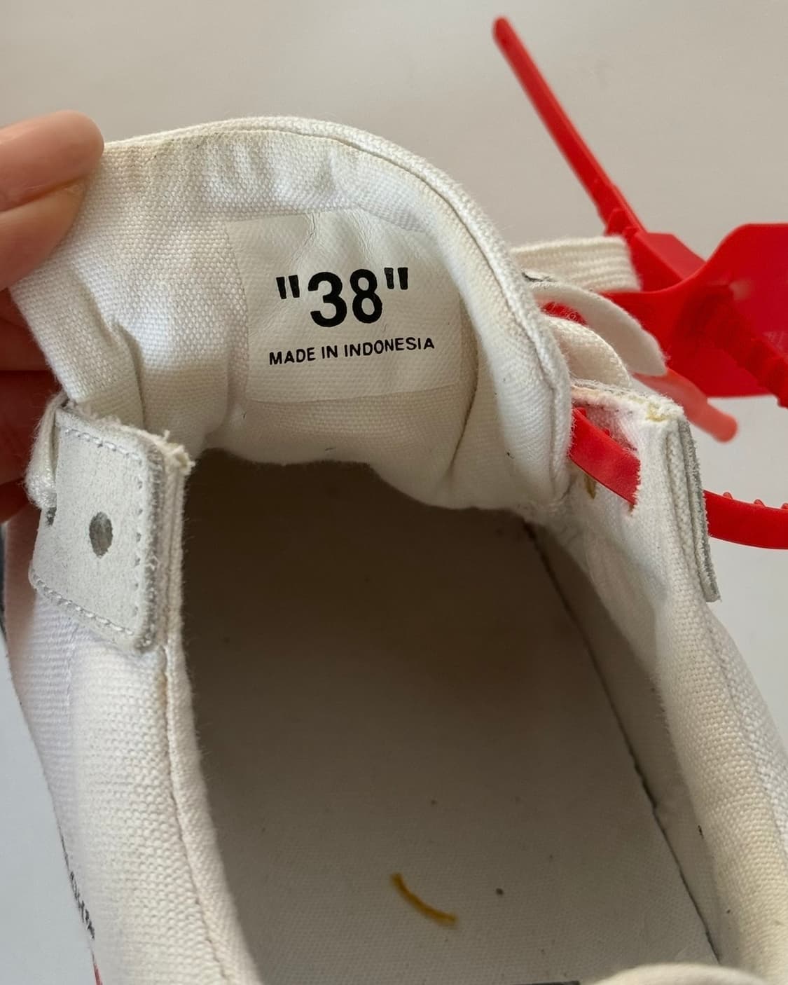 오프화이트 로우 벌크 스니커즈 화이트 상품이미지8