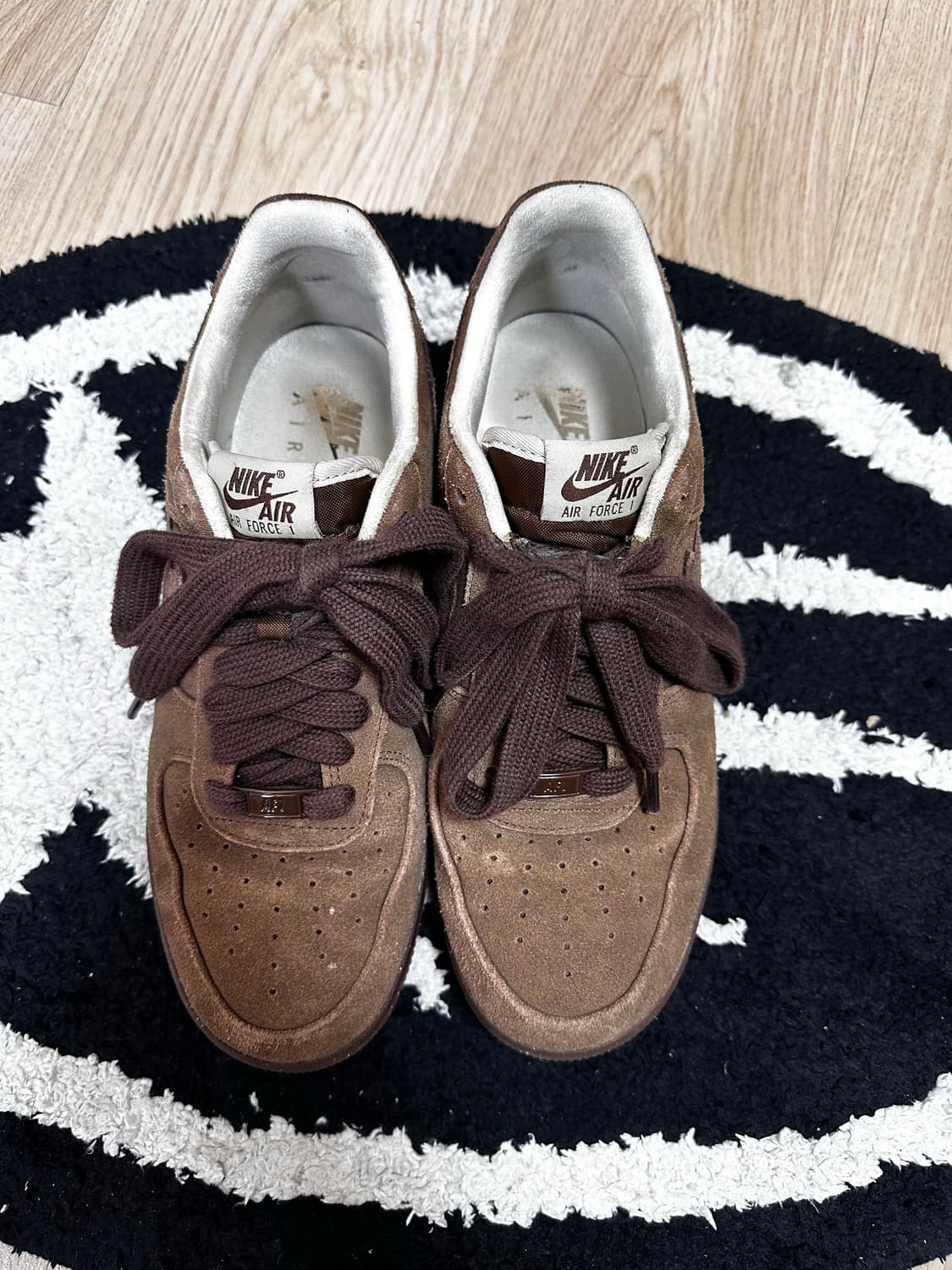 나이키 에어포스 1 '07 카카오 와우 275 상품이미지3