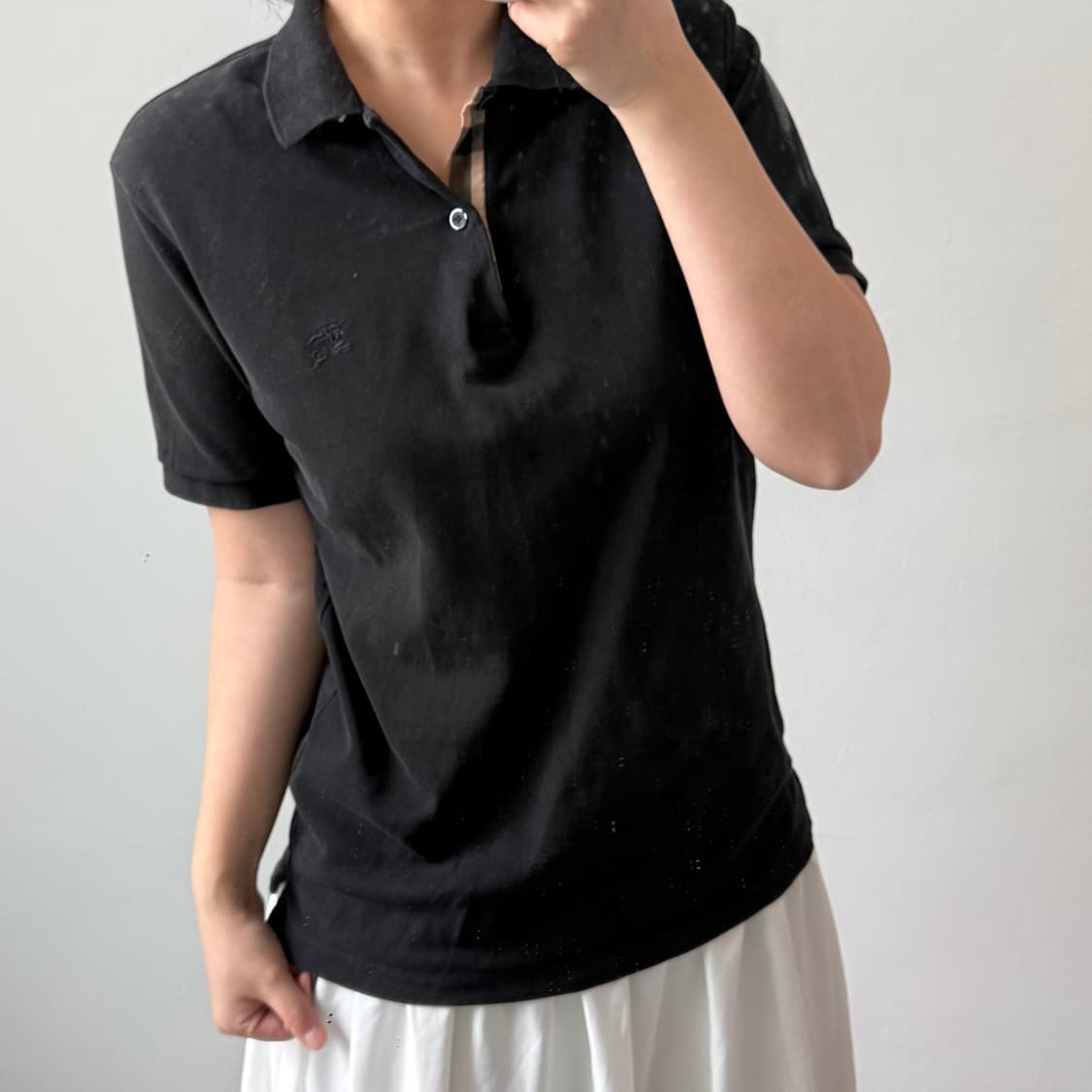 [M] 버버리 기사 자수 블랙 카라 반팔티 상품이미지1