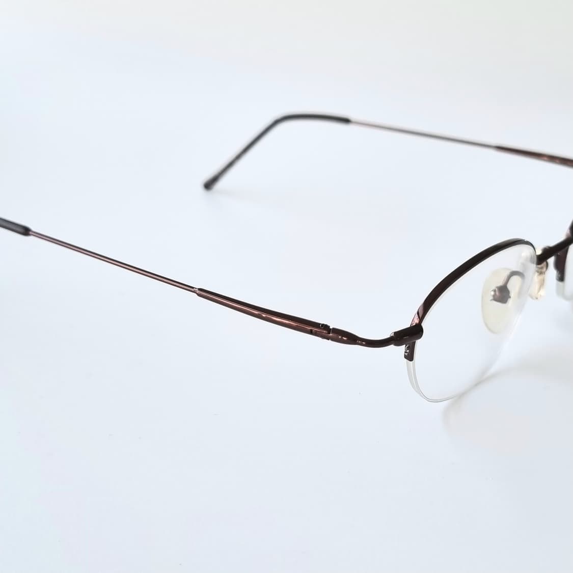 데드스탁 클래식한 오벌(Oval)형 반무테 안경테 625 상품이미지6