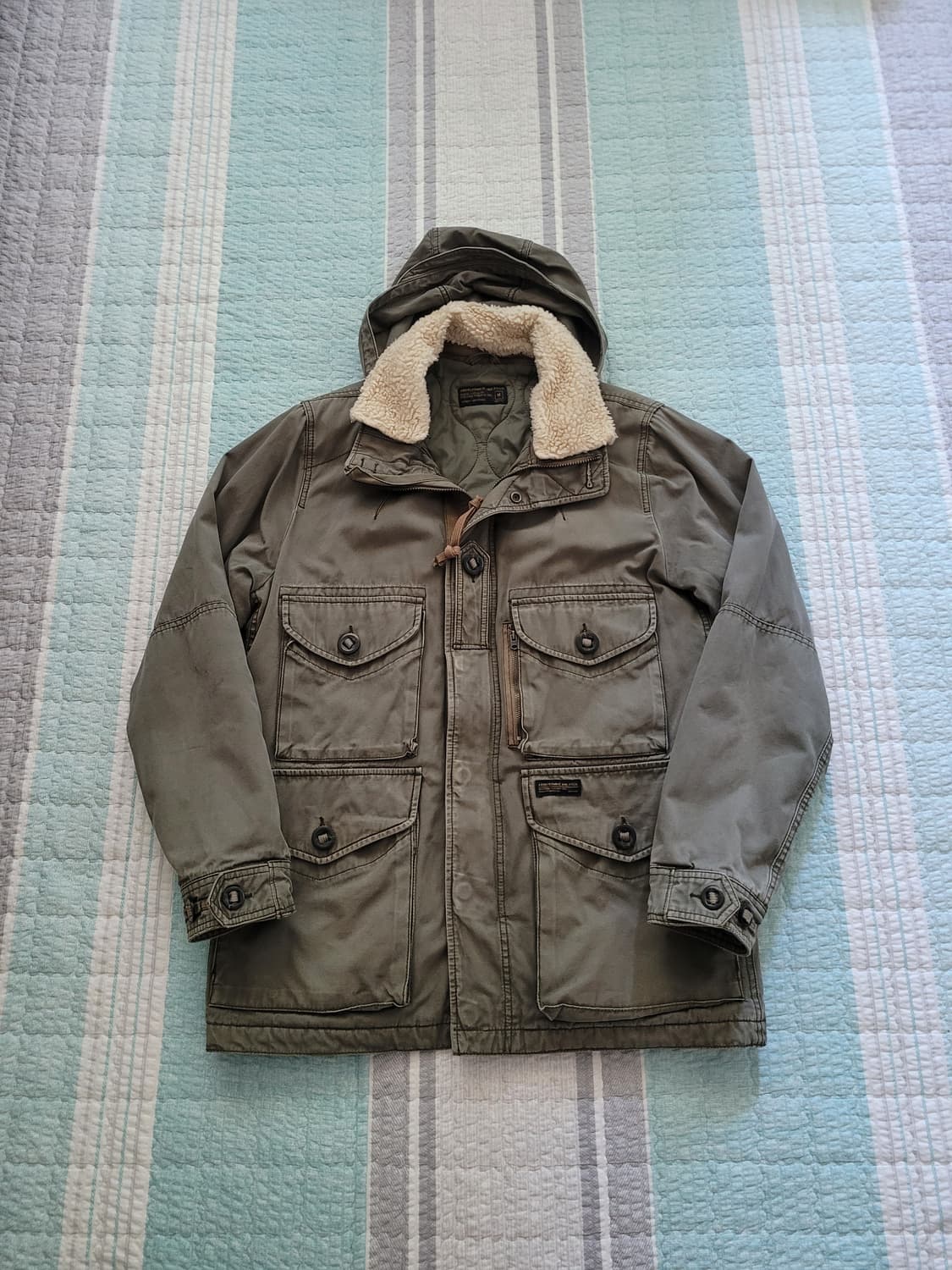 아베크롬비 신형 밀리터리 유틸리티 누빔야상자켓 M 105사이즈 상품이미지1