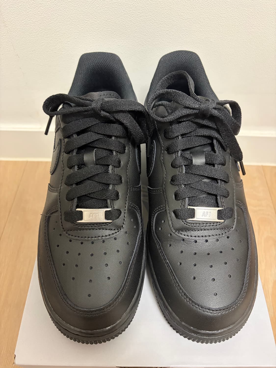 나이키 에어포스1 트리플블랙 235 상품이미지2