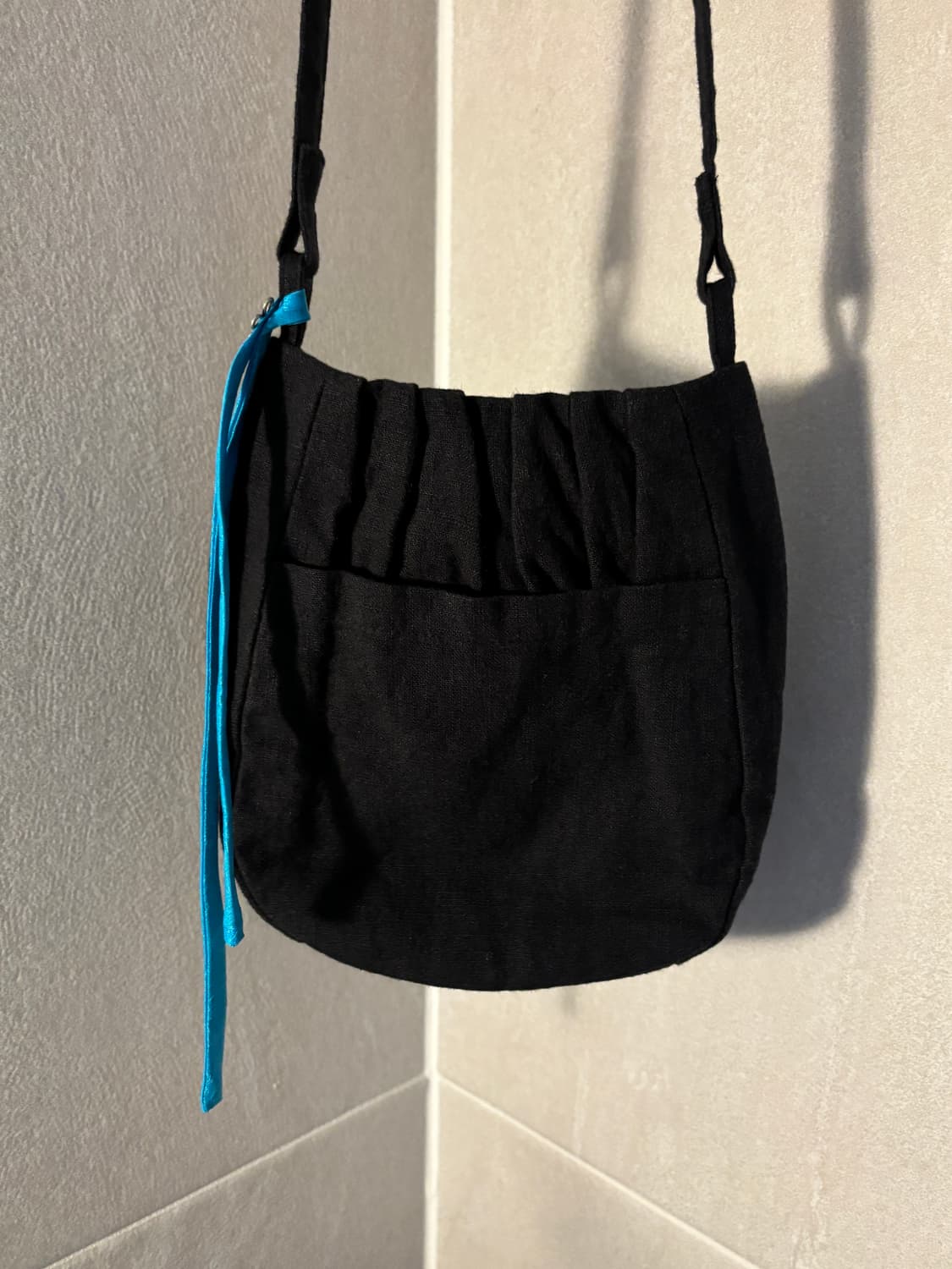 돌실나이 라미 크로스백 상품이미지1