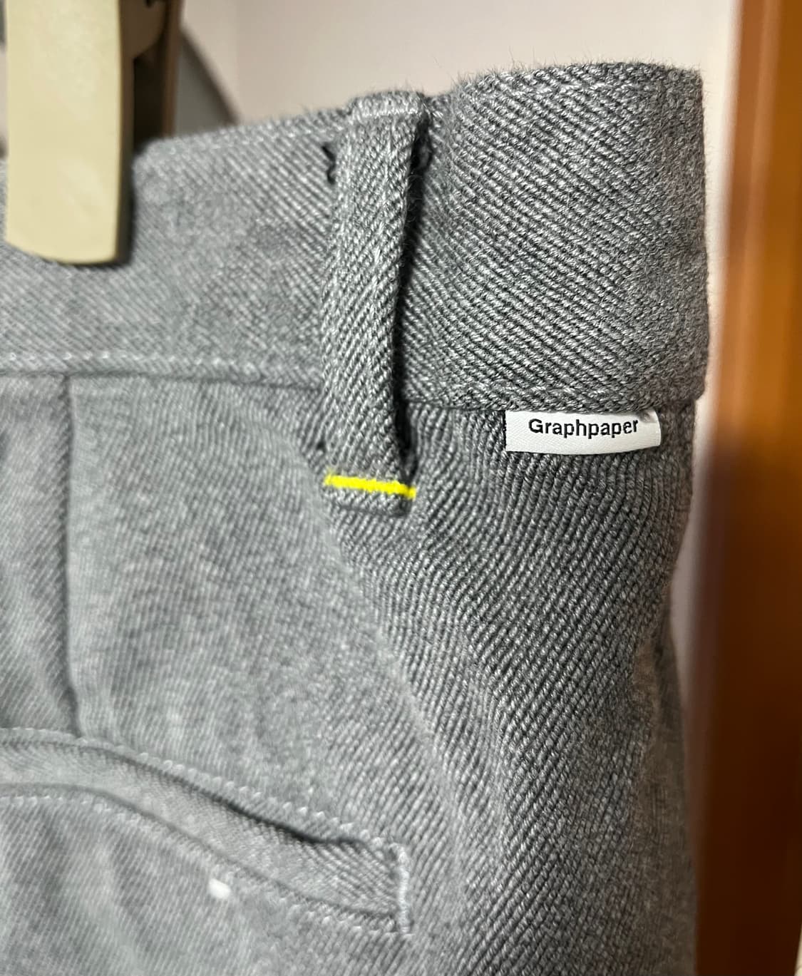 그라프페이퍼 컬러패스트 투턱 테이퍼드 그레이진 상품이미지3