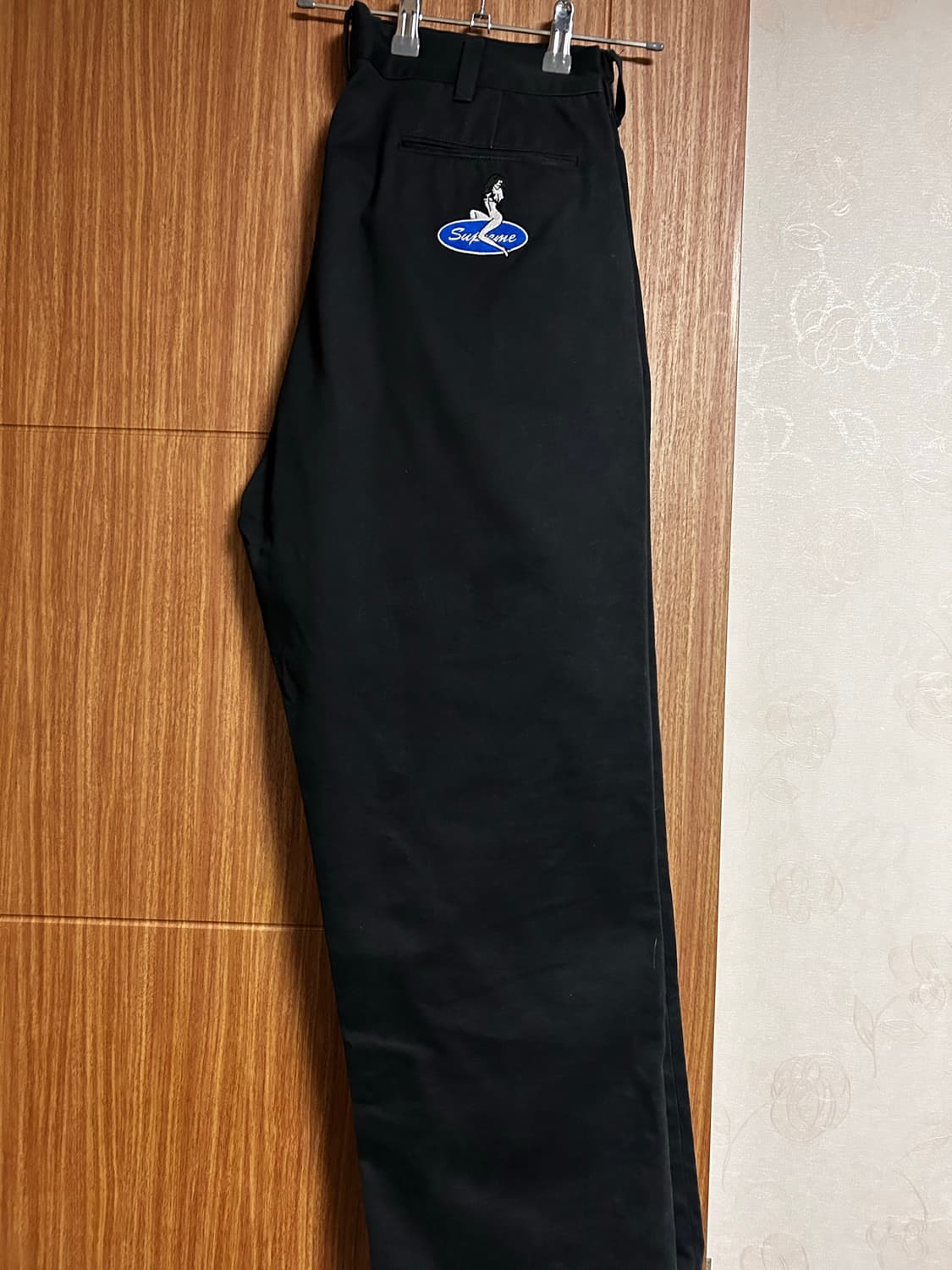 슈프림 핀업걸 치노팬츠 팝니다 상품이미지1