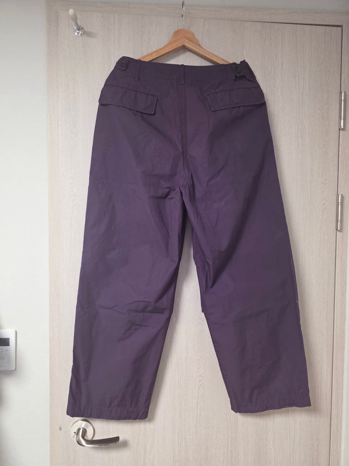 유니클로 U 와이드핏 파라슈트 팬츠 다크퍼플 (82) 상품이미지3