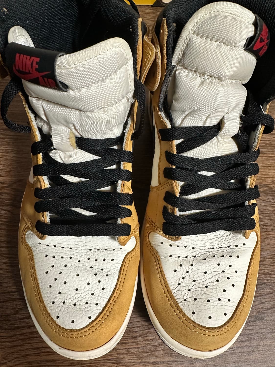 (270) 조던 1 레트로 하이 루키오브더이어 상품이미지1