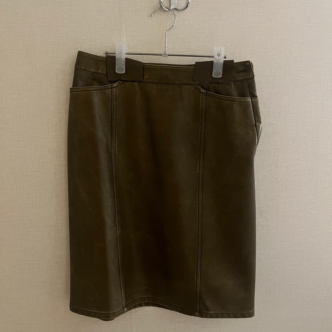 TEAK 티크 OLIVE LEATHER SKIRT 상품이미지1