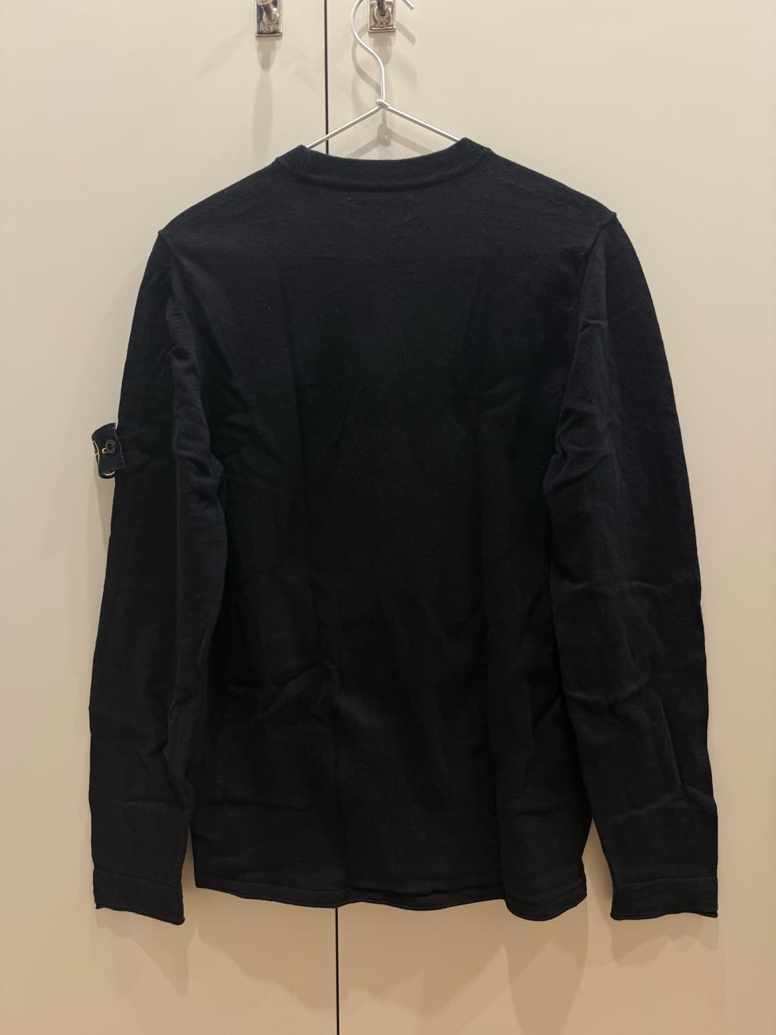 [L] 스톤아일랜드 블랙 패치 니트 상품이미지2