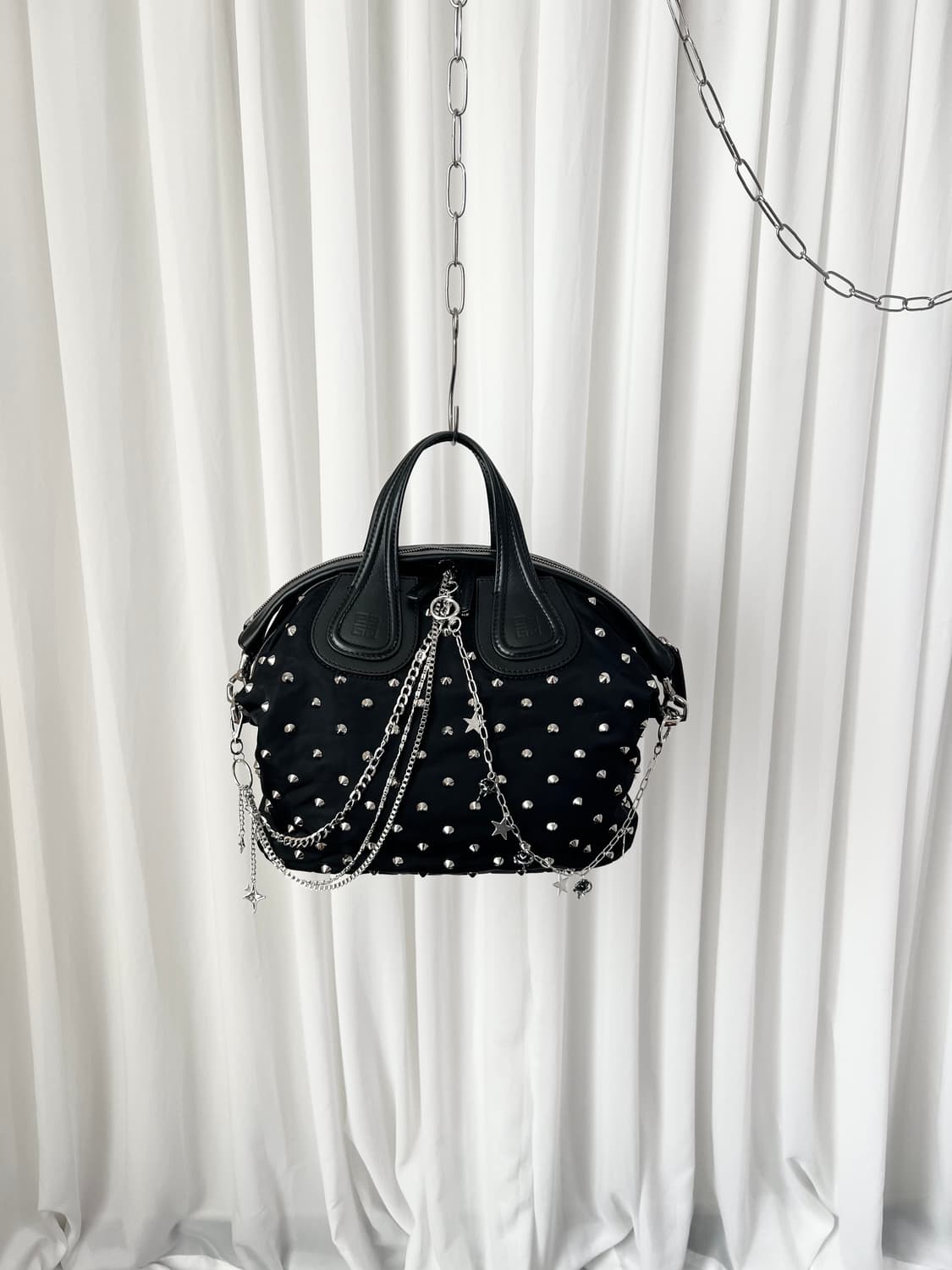 지방시 스터드 나이팅게일 숄더백 상품이미지1