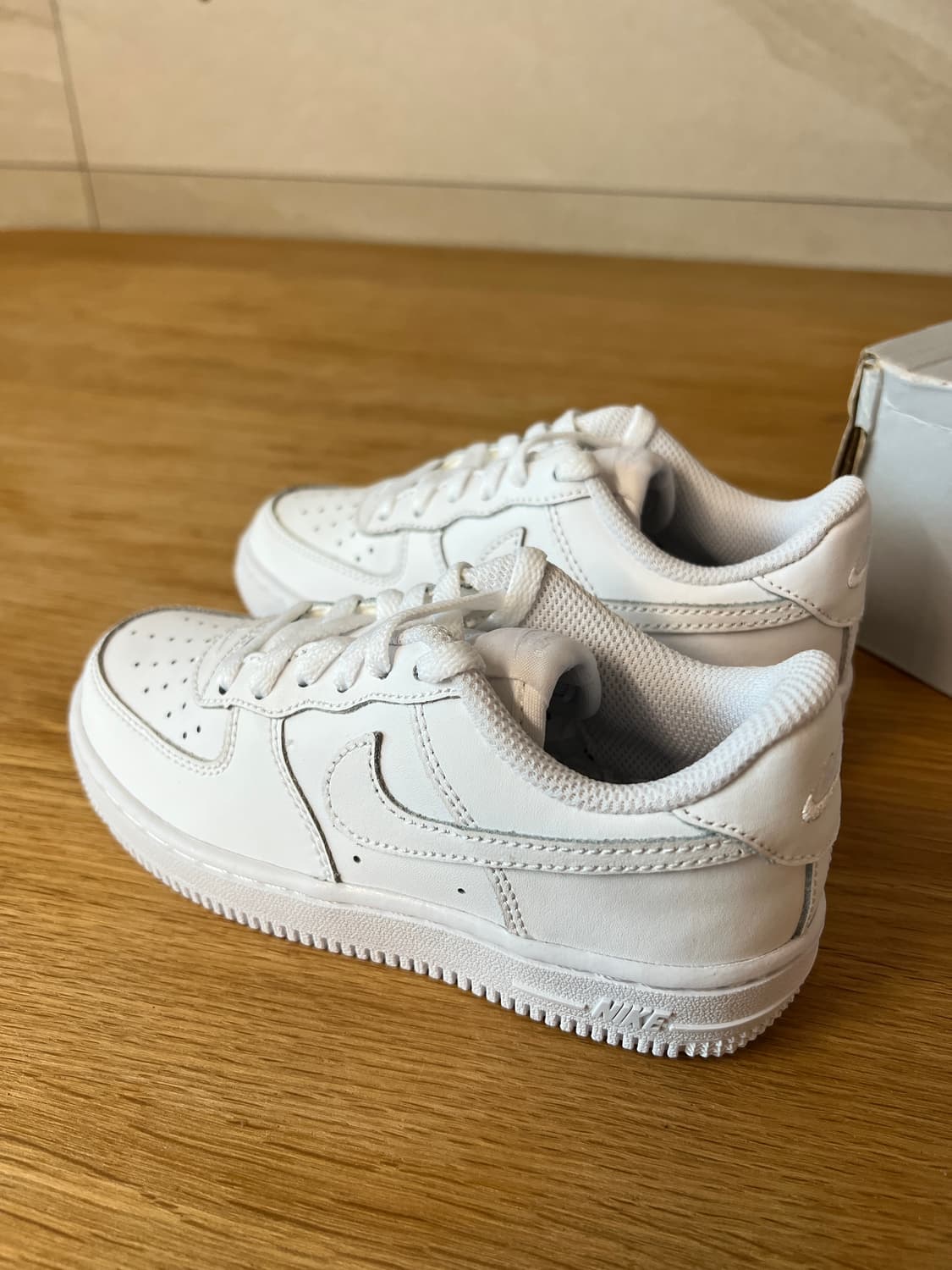 [175mm] [새제품] 나이키 에어 포스 1 (올화이트) 상품이미지5