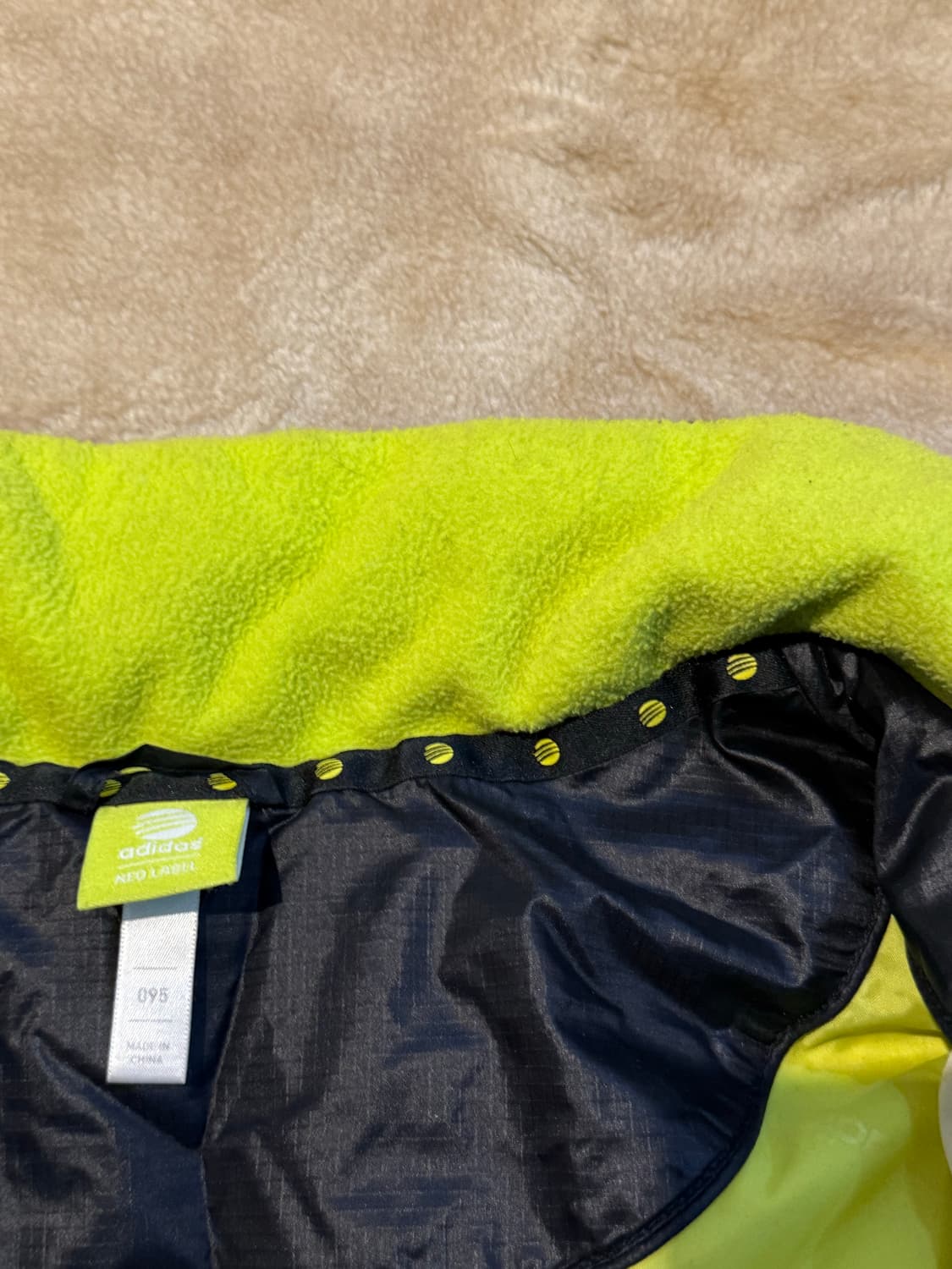 아디다스 네오 레이블 형광 빅로고 다운패딩 95 / 택포 상품이미지9