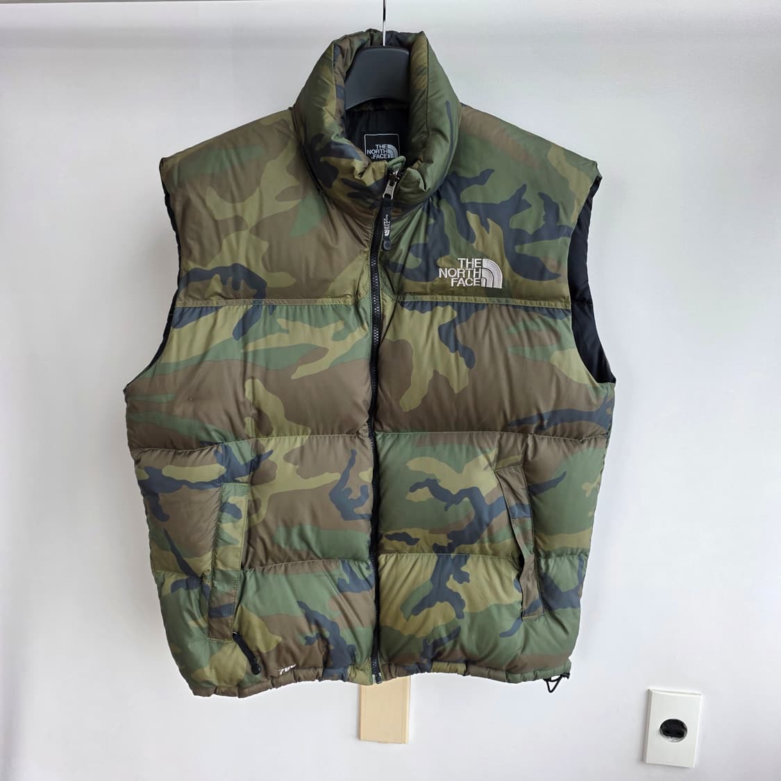민트급 일본판 노스페이스 센터로고 700 눕시 패딩조끼 카모 XL 상품이미지2