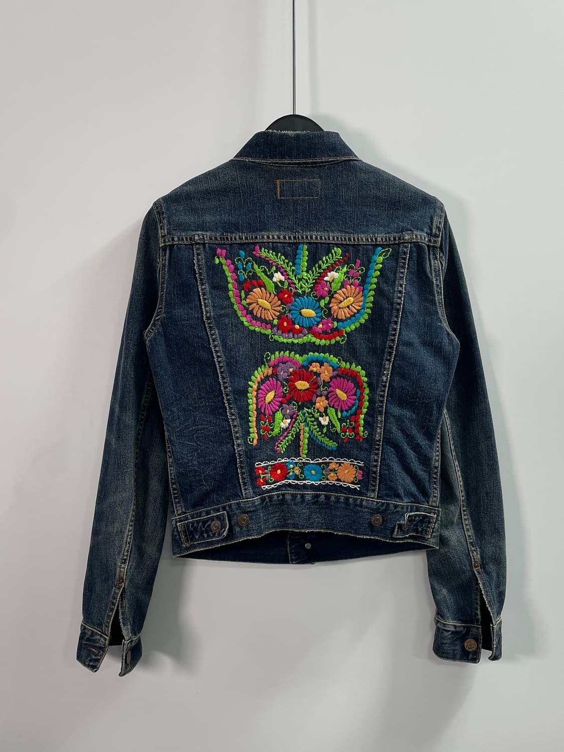 데님앤서플라이 우먼스 플라워 자수 청자켓 (on.699) 상품이미지3