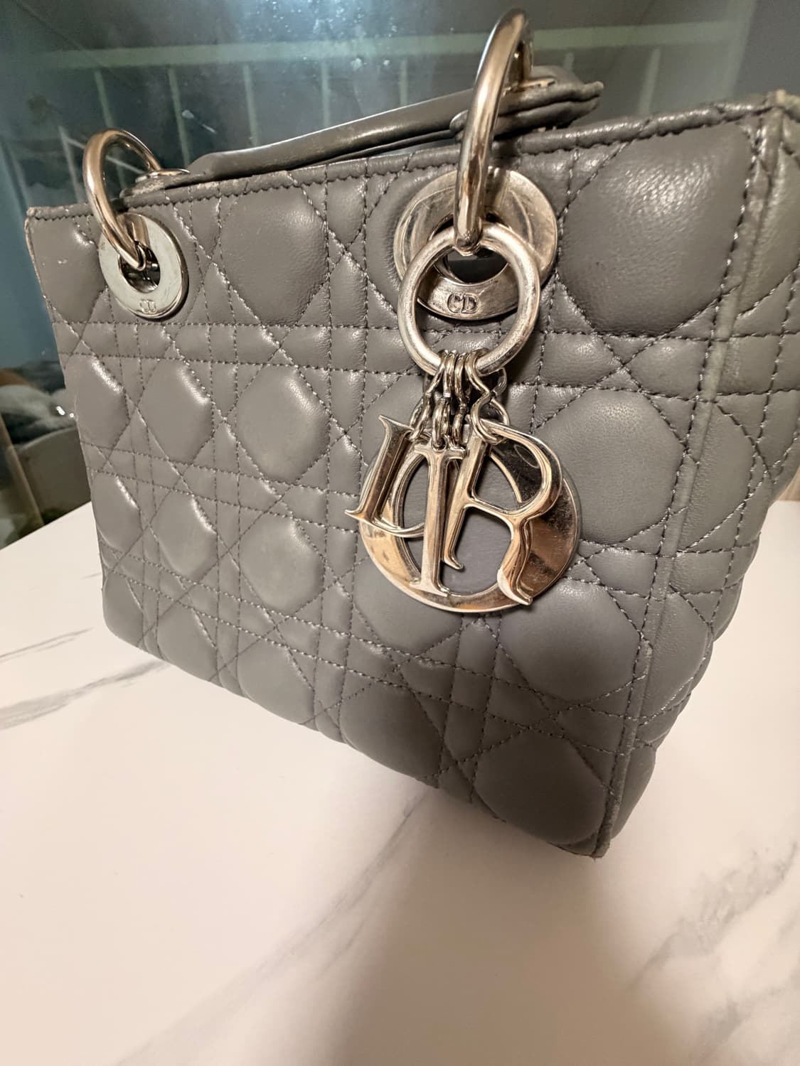 디올 레이디백 스몰 그레이 상품이미지1