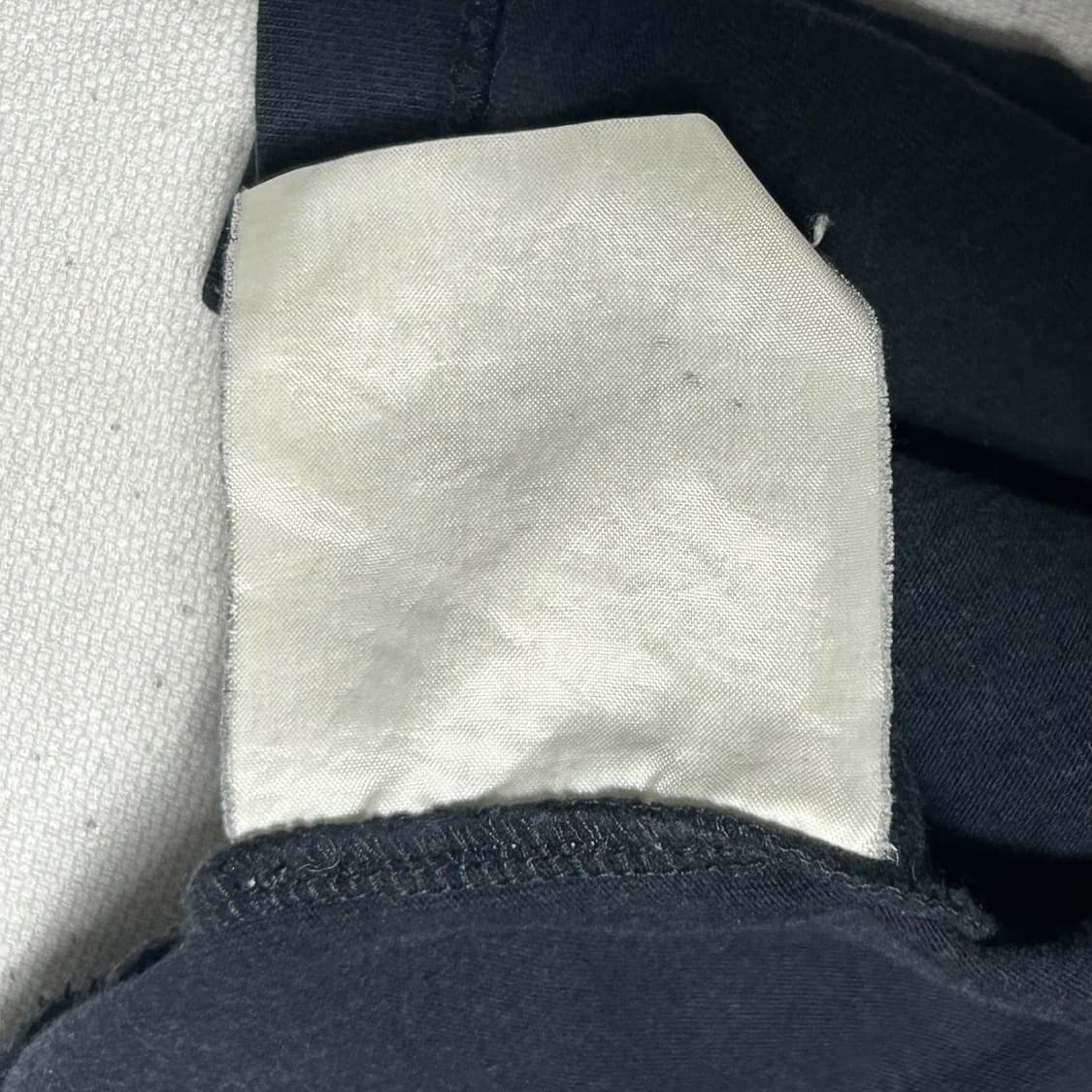 XL 꼼데가르송 레드하트 와펜 블랙 반팔티 상품이미지5